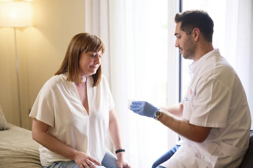 atos-medical-hcp-patient-in-clinic-21